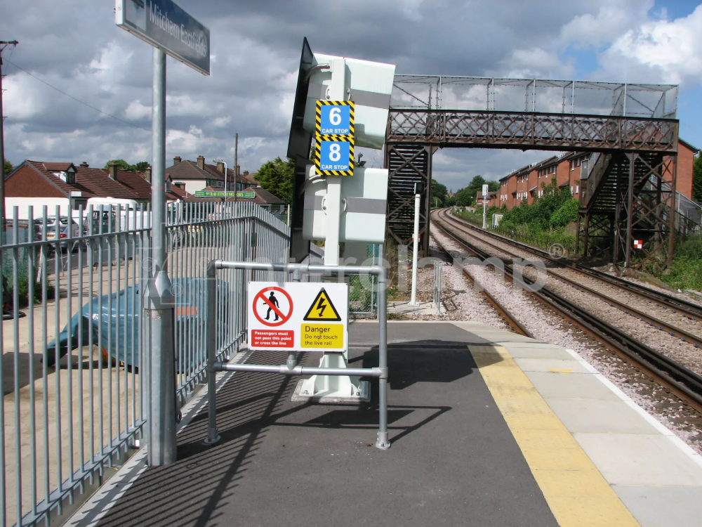 Modular guardrail for personnel safety along rail track